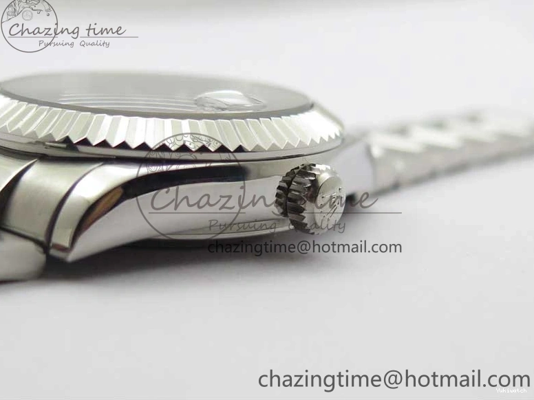 SS SS to Blue 9001 AIF on Bracelet A23J 326934 Sky-Dweller Dial 0201